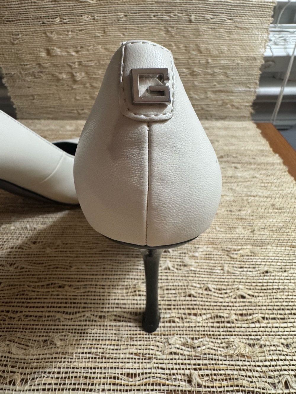 GUESS Peep Toe Stiletto Heels White with Black Patent Heels and Toe Points Sz 8 - Picture 11 of 16